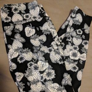 Lularoe strawberry leggings